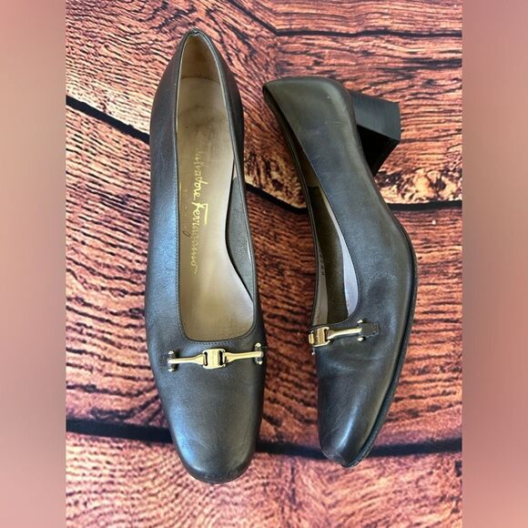 ‎Salvatore Ferragamo Heels Size 7.5 - Picture 8 of 11